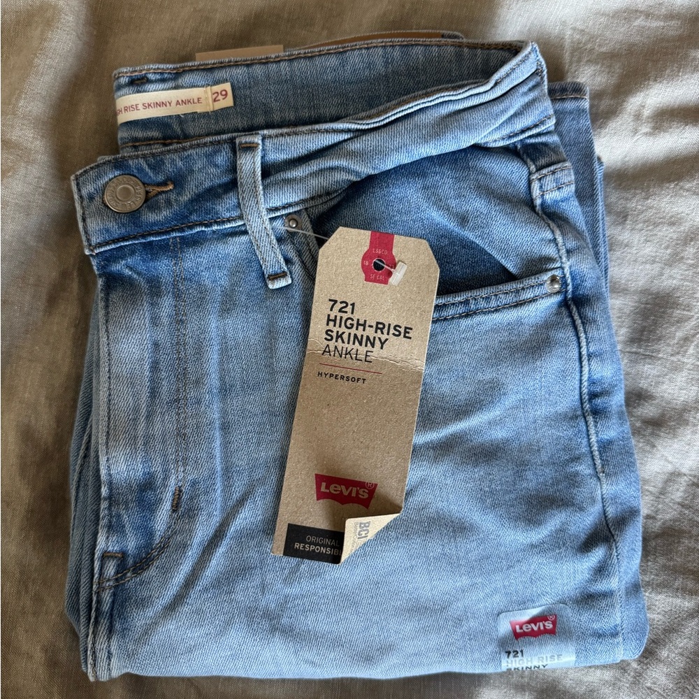 Levi's Women's High-Rise Skinny Jeans - Medium Blue